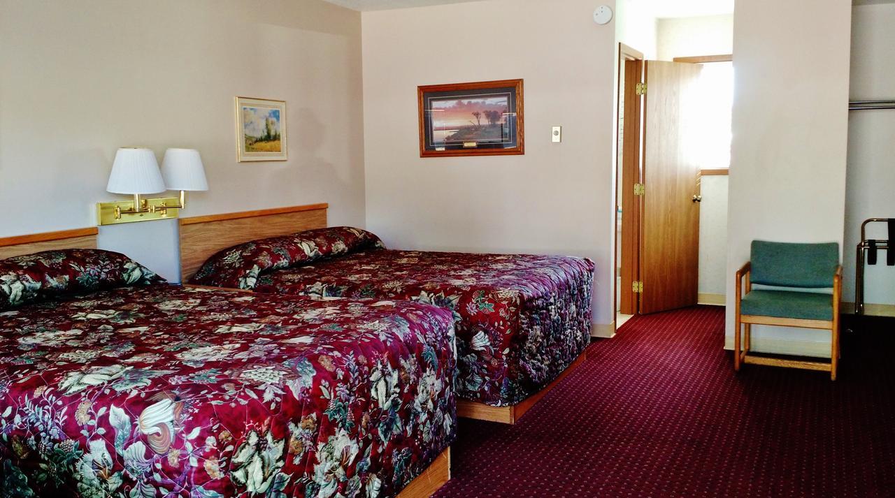 East Glacier Motel & Cabins East Glacier Park Village ภายนอก รูปภาพ