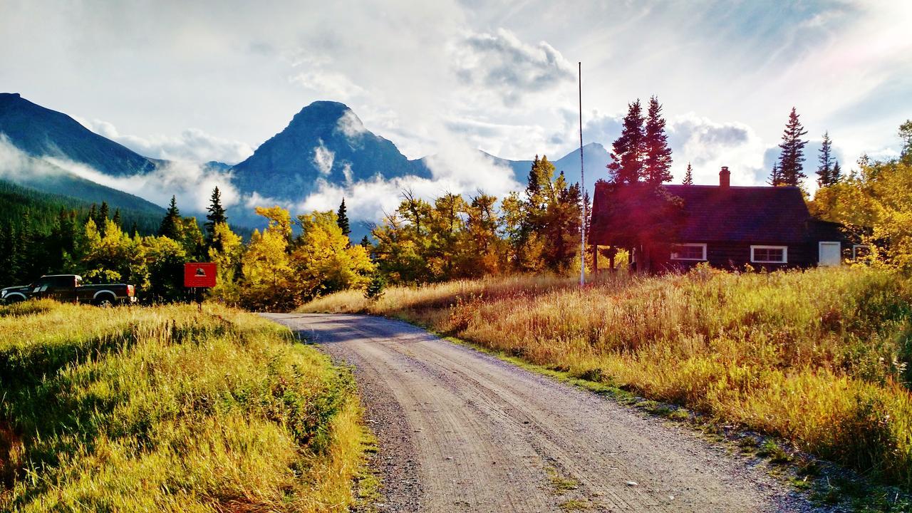 East Glacier Motel & Cabins East Glacier Park Village ภายนอก รูปภาพ